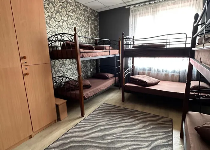 Hostel Welcome 24 *